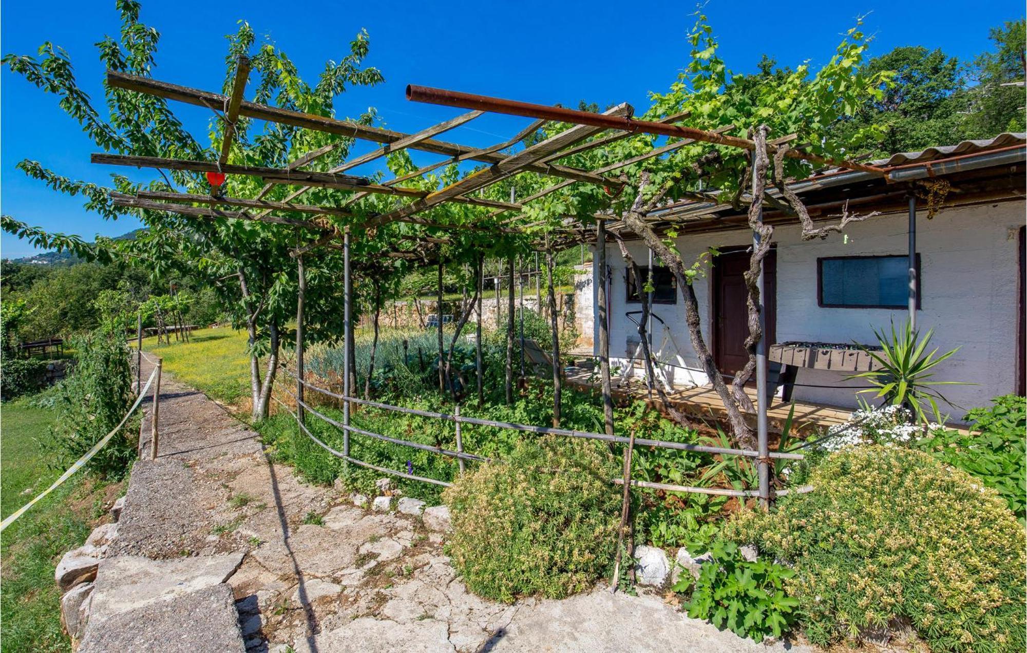 Beautiful Home In Lovran With House Sea View Zewnętrze zdjęcie